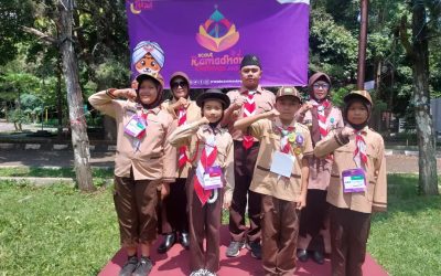 Pramuka Siaga dan Pramuka Penggalang Gugusdepan 26007-26008 Pangkalan SDN 130 Batununggal Sekelimus mengikuti kegiatan Scout